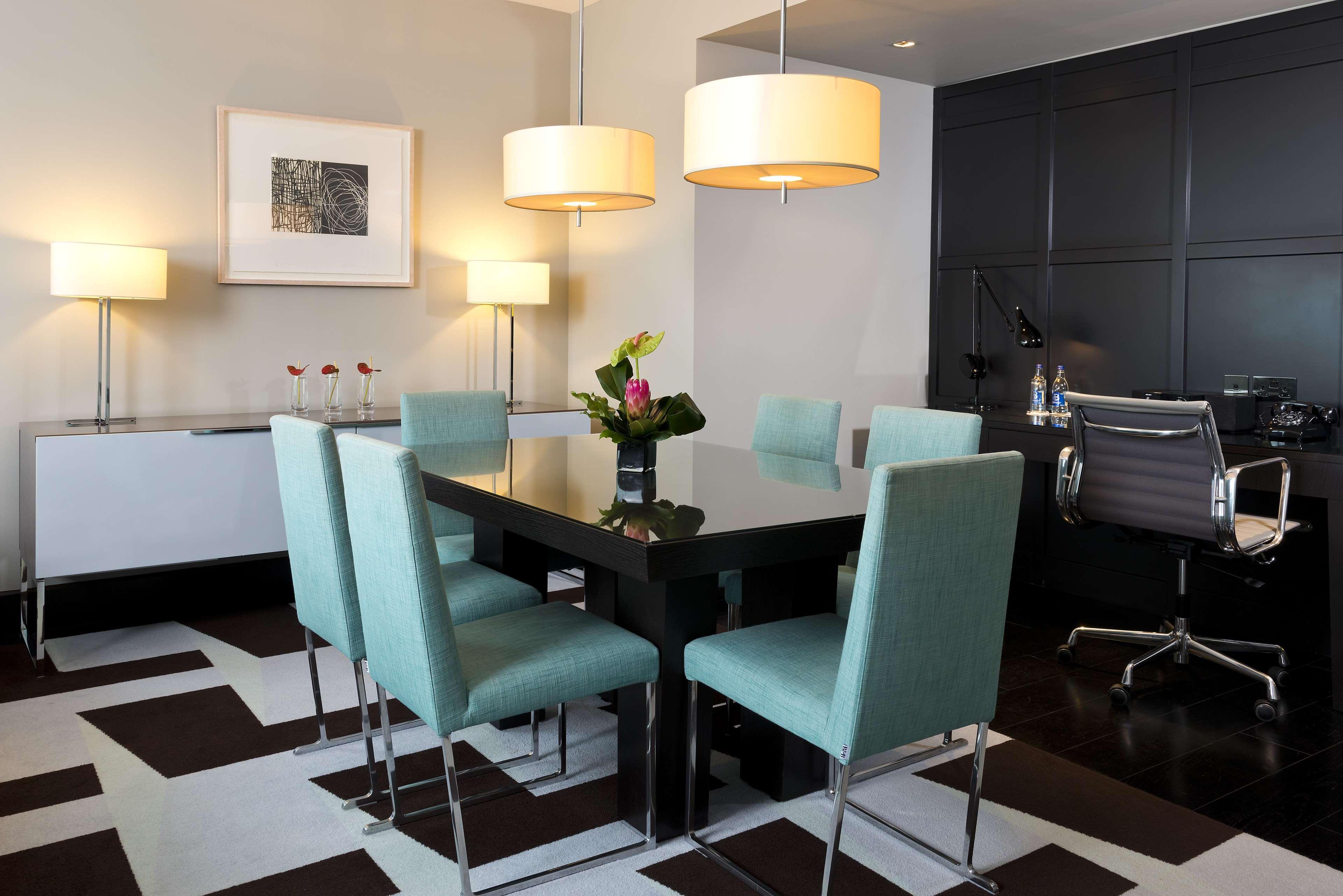 فندق ذا فيتزويليام بلفاست المظهر الخارجي الصورة A modern dining room