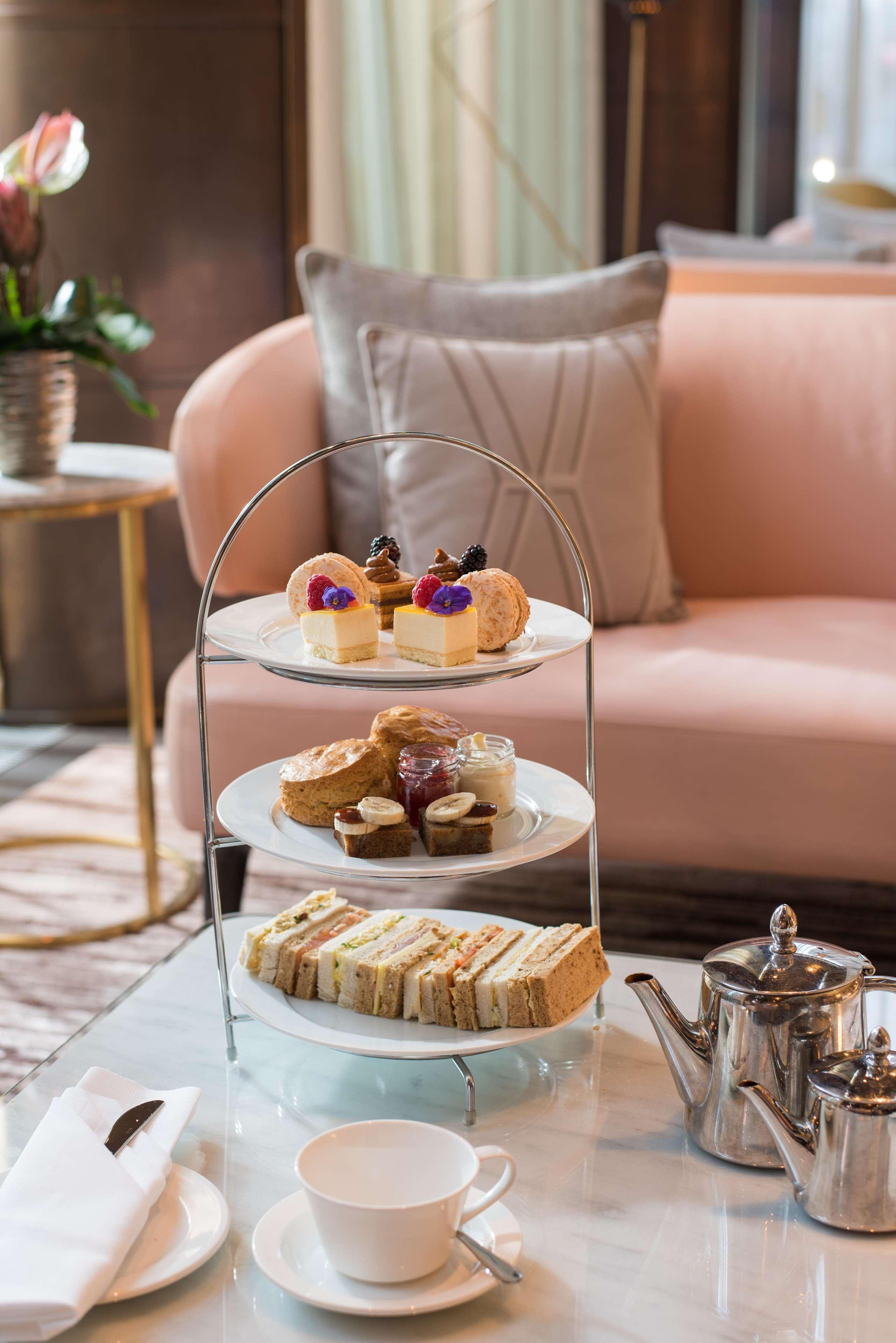 فندق ذا فيتزويليام بلفاست المظهر الخارجي الصورة Afternoon tea at The Ivy, St John's Wood