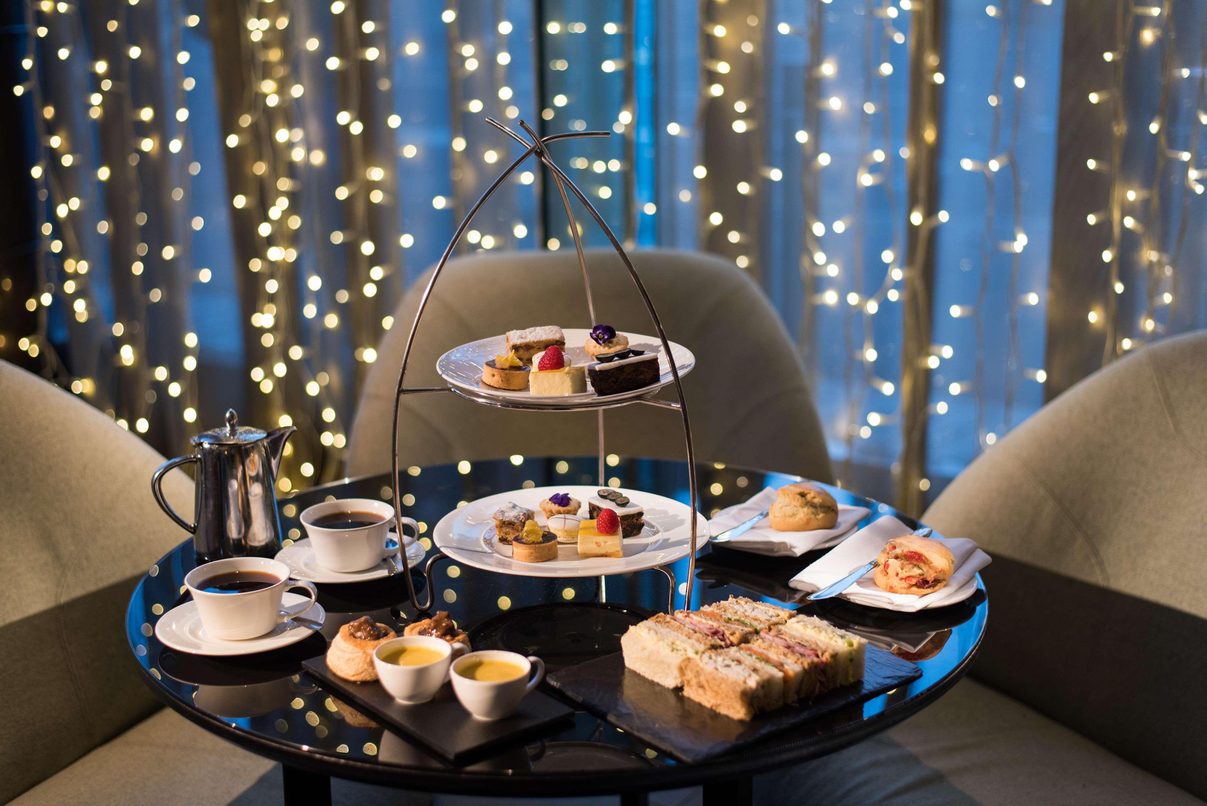 فندق ذا فيتزويليام بلفاست المظهر الخارجي الصورة Afternoon tea at the Mandarin Oriental, London