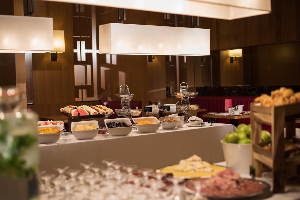 فندق ذا فيتزويليام بلفاست المظهر الخارجي الصورة The buffet at the hotel